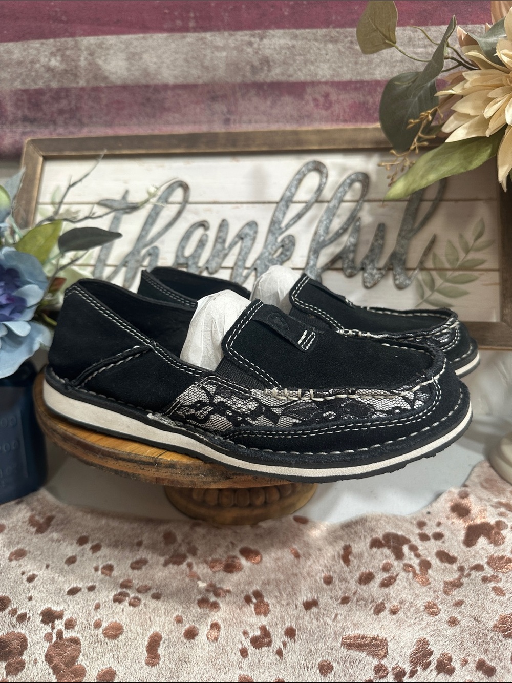 Ariat cruisers Black Lace-Trim Slip-On Flats